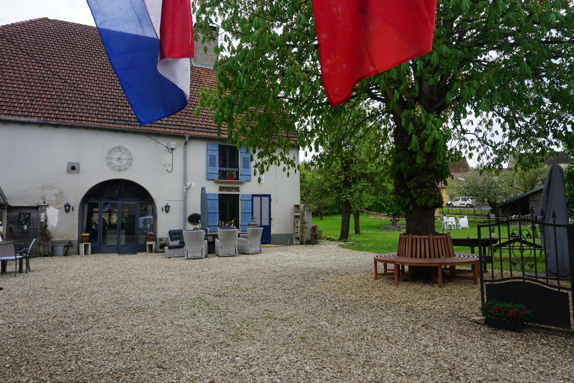 Chambre D'Hotes Juste-Confortable Fleurey-les-Lavoncourt Exterior photo